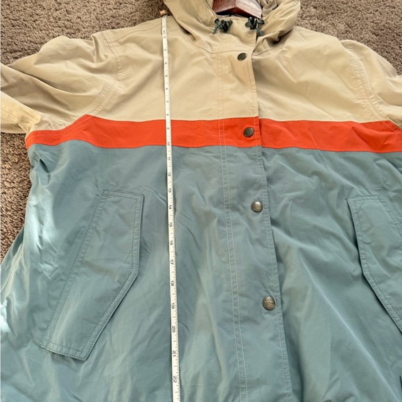 L.L.Bean Women's Mountain Classic Rain Jacket XL Petite - Picture 5 of 13